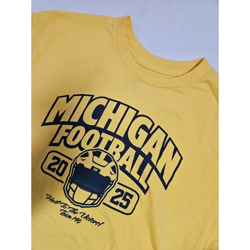 The M Den Michigan Football T-Shirt Mens Large Yellow 2025 Schedule Graphic Tee